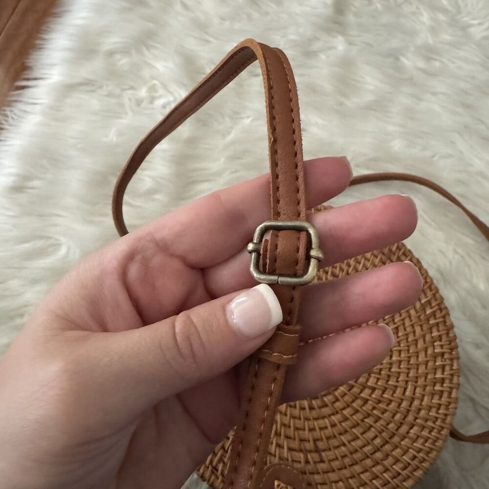 Round Rattan Wicker Woven Purse Crossbody Floral Lined Boho Cottage Core 8x3 Bag - Picture 10 of 11